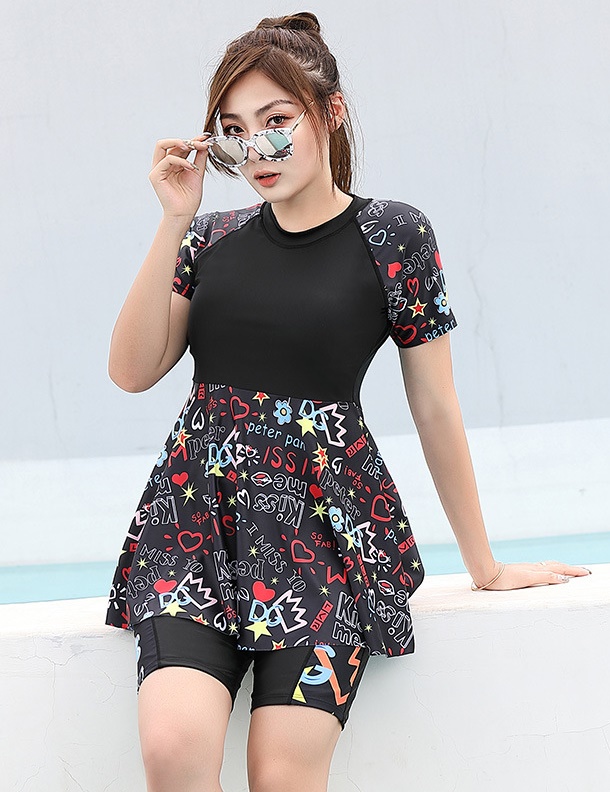 ชุดว่ายน้ำคนอ้วน แบบสปอร์ต 6xl พร้อมส่ง: ชุดว่ายน้ำไซส์ใหญ่สีดำแต่งลายกราฟฟิกมีเสื้อกับกางเกงแบบสวยน่ารักมากๆจ้า:รอบอก42-50นิ้ว เอว38-46่นิ้ว สะโพก40-52นิ้ว