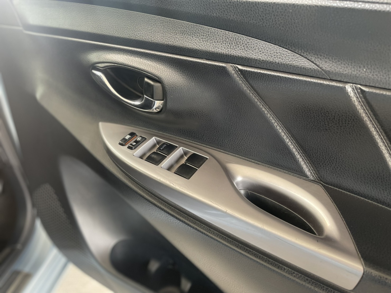 Toyota Yaris 1.2G AT 2013