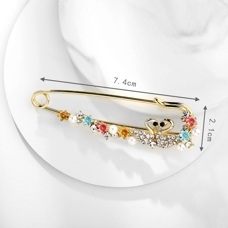 เข็มกลัดติดชุด สวย หรู ดูดี มีให้เลือกหลายสิบแบบ น่ารัก กันสารพัดเลยจร้าา V.3