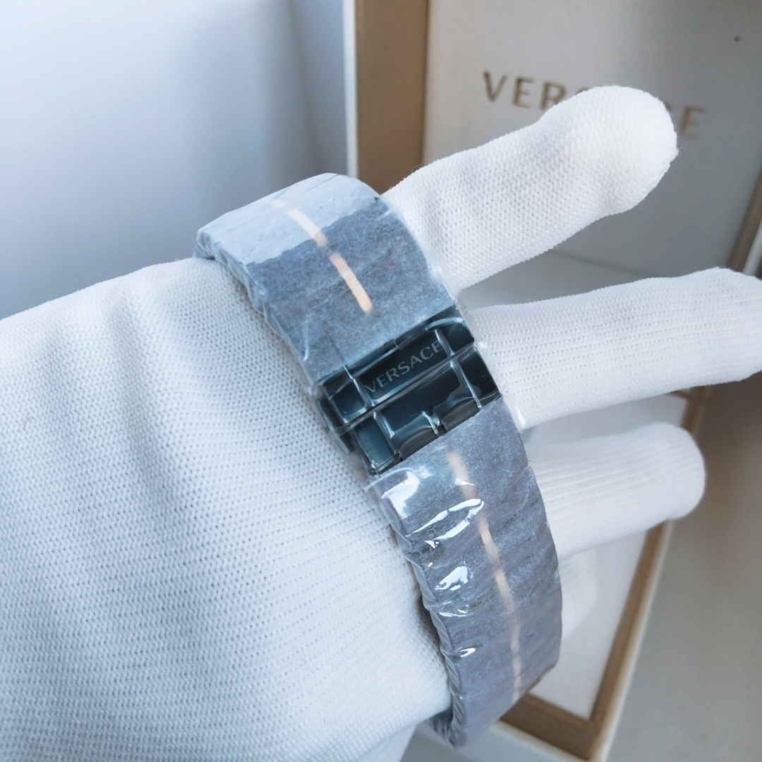 Versace VE2F00621 นาฬิกาผู้ชาย Aion Quartz Men's Watch