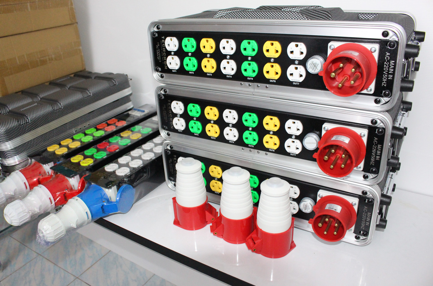 Techcron Box.iT12-3p