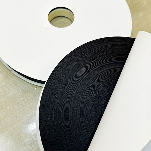 ริบบิ้นดำ สำหรับทำ โบว์ดำไว้อาลัย กว้าง 16มิล 1 ม้วนใหญ่ 200 หลา ม้วนละ 180.-