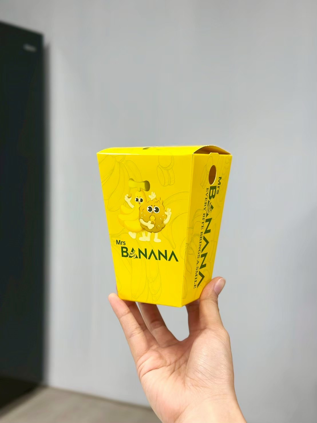 ผลงาน "กล่องไก่ป๊อปพิมพ์โลโก้"