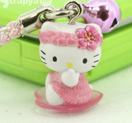คิตตี้ชุดสีชมพูน่ารักประดับด้วยผลเชอร์รี่สีชมพูสดใส