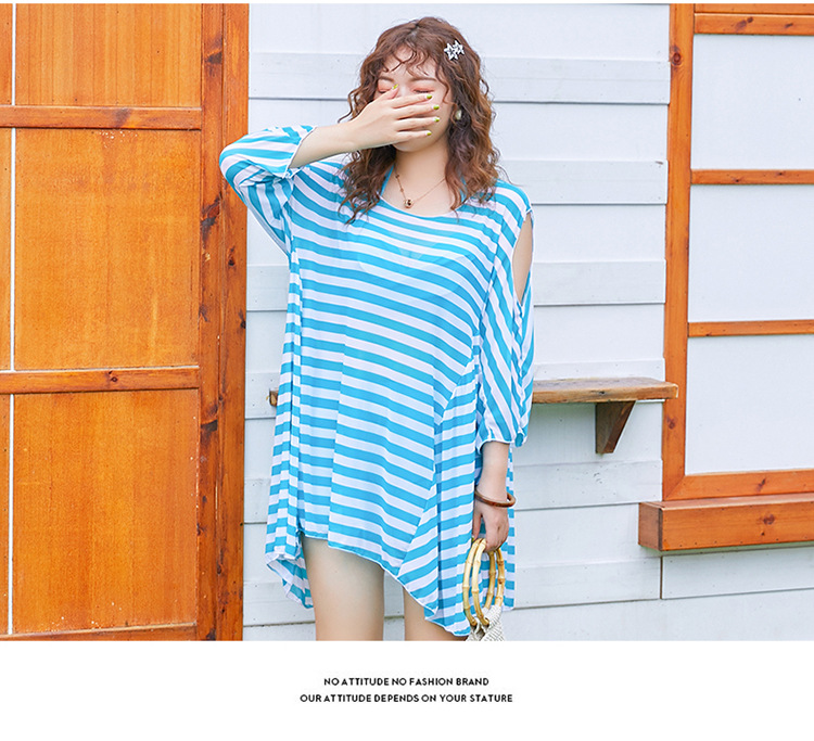 ชุดว่ายน้ำไซส์ใหญ่ 5xl พร้อมส่ง: ชุดว่ายน้ำคนอ้วนสีฟ้าผูกคอแต่งลายทาง set 3ชิ้นมีบรา กางเกงขาสั้นและเสื้อคลุม แบบสวยน่ารักมากๆจ้า:บรารอบอก38-46นิ้ว เอว34-42นิ้ว สะโพก38-48นิ้ว เสื้อคลุมรอบอกกว้าง50นิ้ว