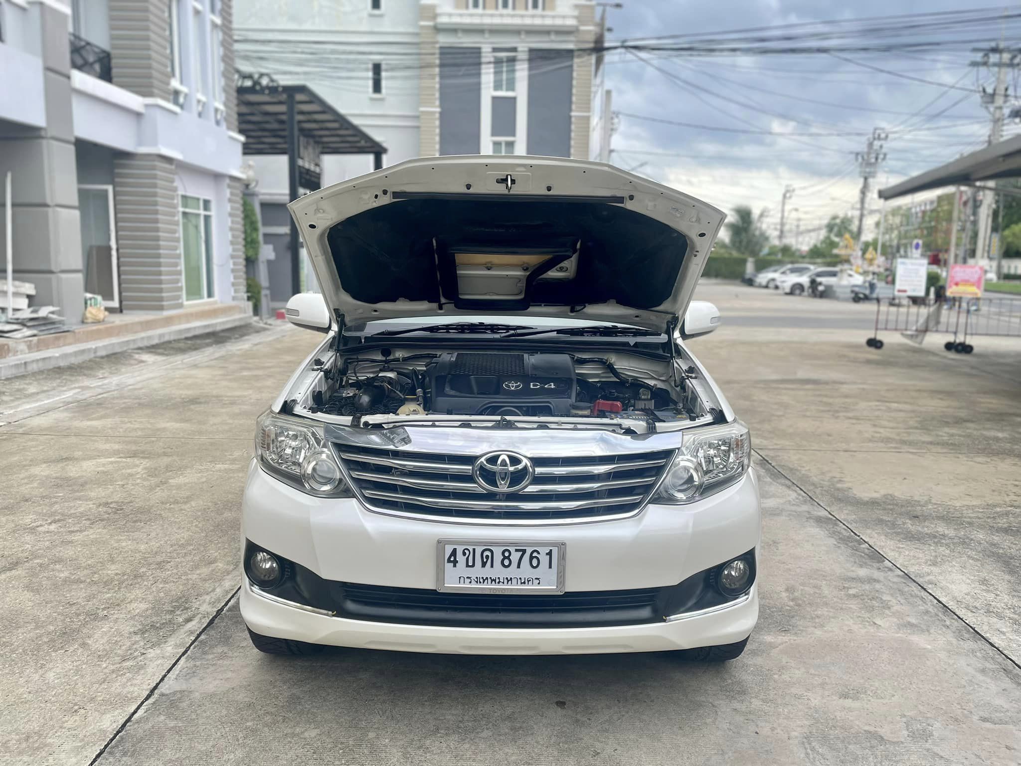 Toyota Fortuner Champ 3.0V VN Turbo เกียร์ออโต้ ปี2012 2012