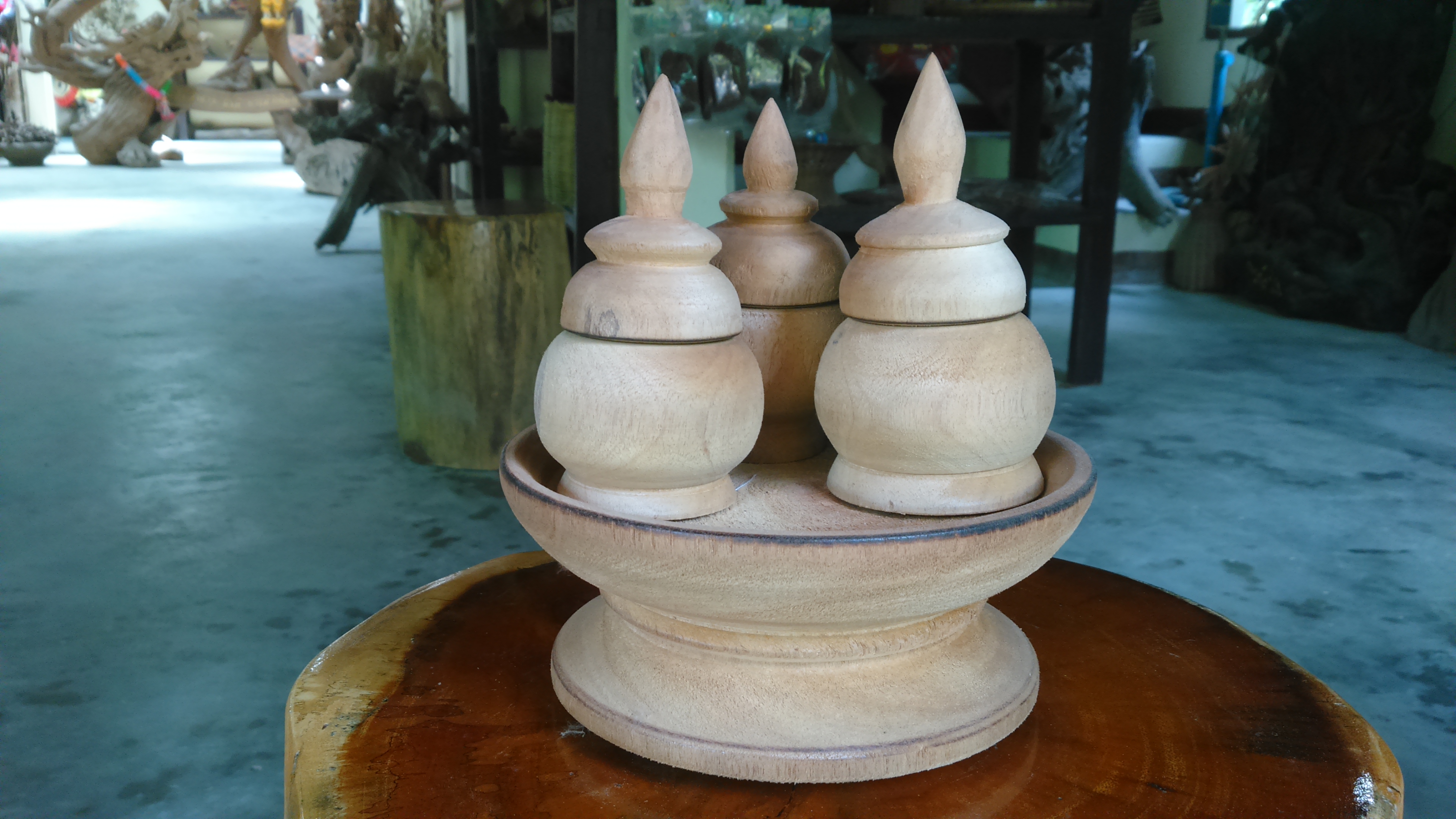 ชุดถ้วย 3 ใบพร้อมฝาปิดมีถาด ไม้เทพทาโร