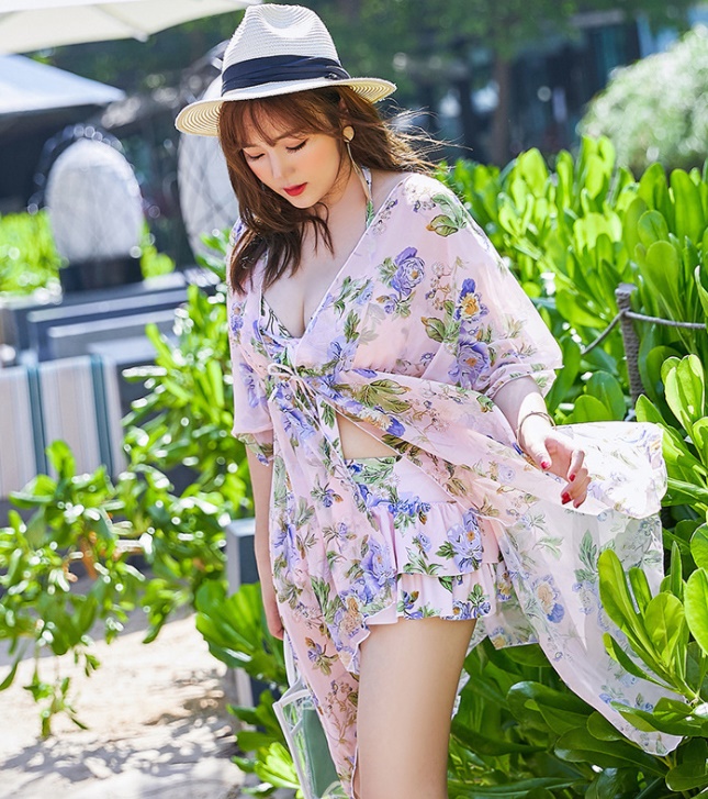 ชุดว่ายน้ำคนอ้วน5xl พร้อมส่ง: ชุดว่ายน้ำไซส์ใหญ่สีชมพูผูกคอแต่งลายดอกไม้ set 3ชิ้นมีบรา กระโปรงติดกางเกงและเสื้อคลุม แบบสวยน่ารักมากๆจ้า:บรารอบอก36-44นิ้ว เอว30-40นิ้ว สะโพก38-48นิ้ว เสื้อคลุมรอบอก32-48นิ้ว