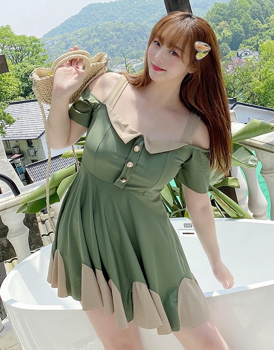 ชุดว่ายน้ำคนอ้วน 5xl พร้อมส่ง: ชุดเที่ยวทะเลไซส์ใหญ่สีเขียวเว้าไหล่ มีกางเกงขาสั้นใส่ด้านใน แบบสวยน่ารักมากๆจ้า:รอบอก42-52นิ้ว เอว34-44นิ้ว สะโพก40-52นิ้ว