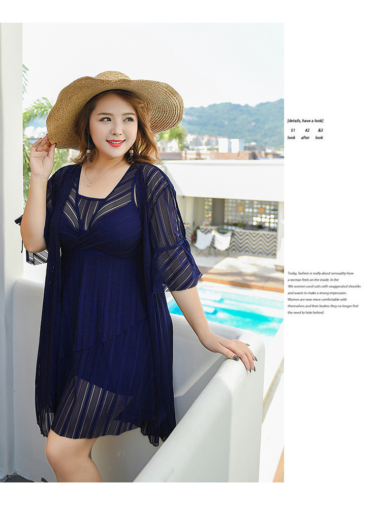 ชุดว่ายน้ำคนอ้วน 6xlพร้อมส่ง :ชุดว่ายน้ำไซส์ใหญ่สีน้ำเงินแต่งผ้าลายทางมาพร้อมเสื้อคลุม set 2ชิ้นมีชุดติดกางเกงขาสั้นด้านในและเสื้อคลุมแบบสวยน่ารักมากๆจ้า:รอบอก44-54นิ้ว เอว38-50นิ้ว สะโพก42-54นิ้ว เสื้อคลุมรอบอกกว้าง56นิ้ว