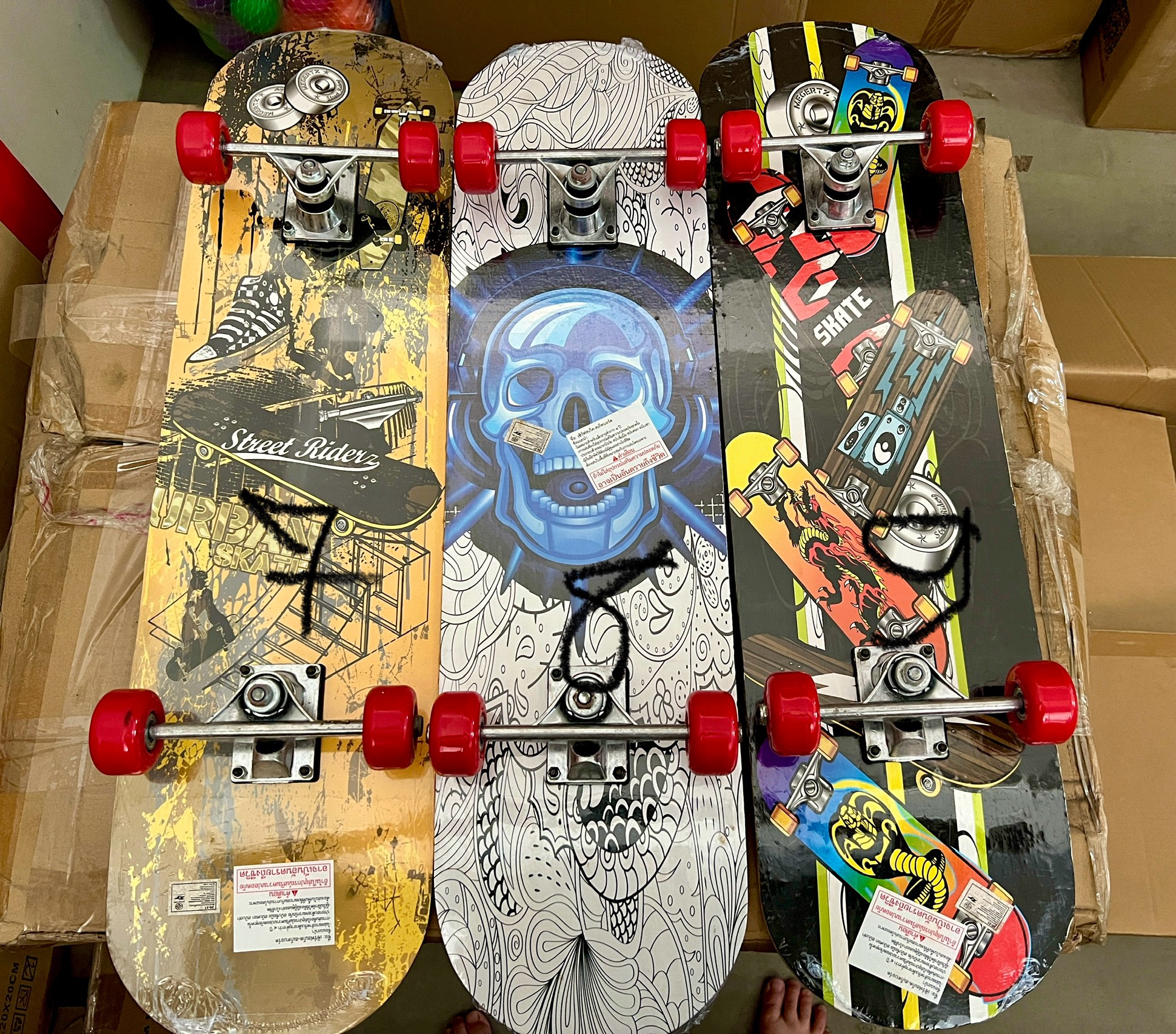 สเก็ตบอร์ด ขนาด80cm. มีพื้นทรายกันลื่น