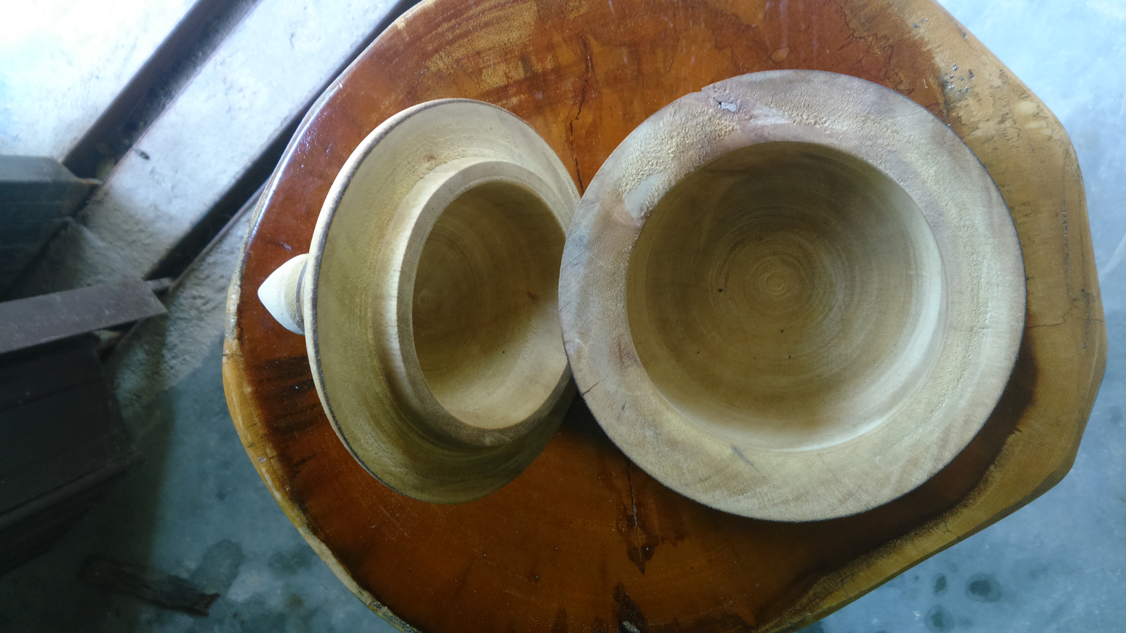 ถ้วย ทรงเบญจรงค์ ไม้เทพทาโร