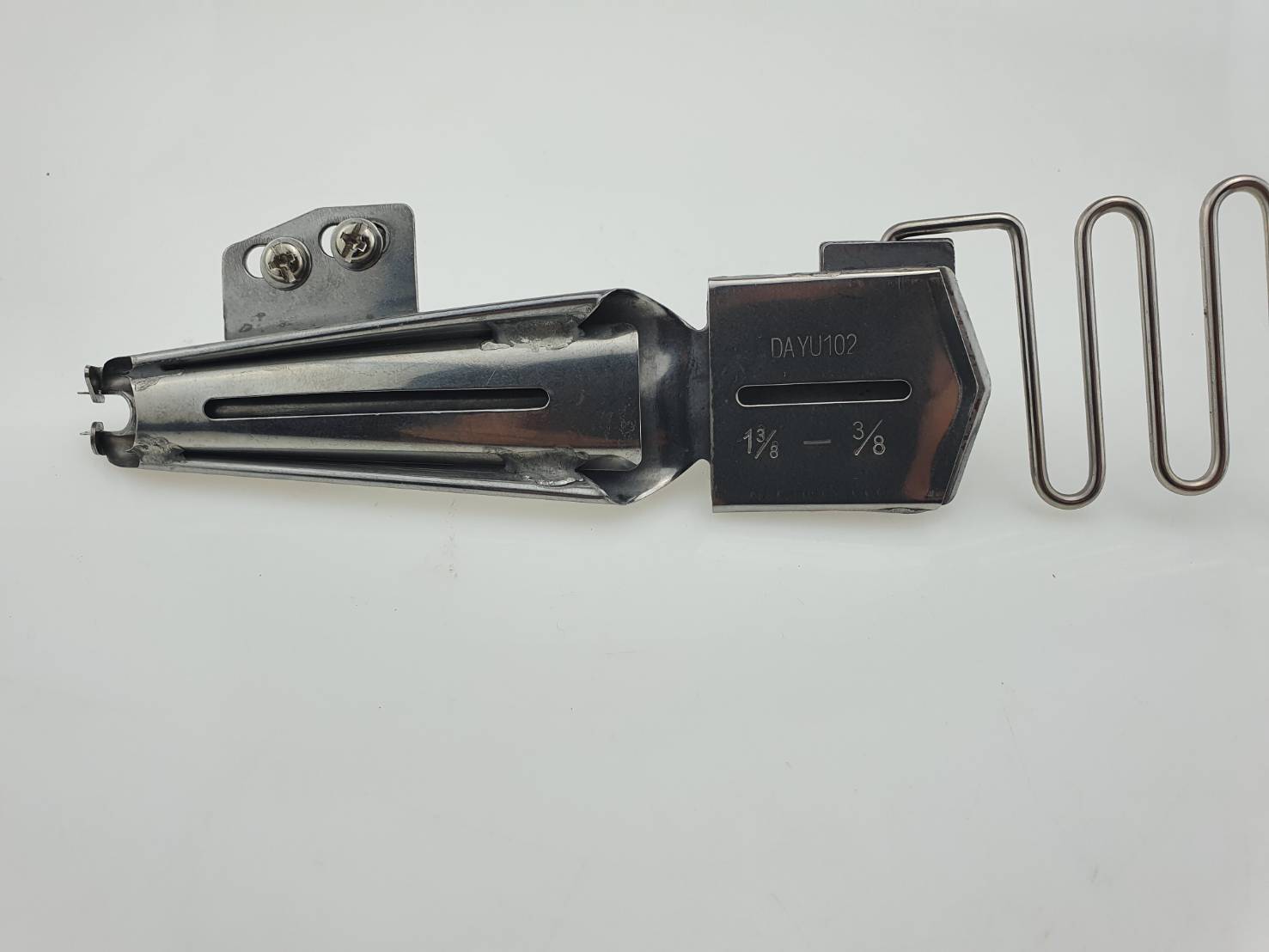 ซองกุ้นจักรลาอุตสาหกรรมซองกุ๊นติดตั้งง่ายไม่ต้องเปลี่ยนตีนผีและไม่ต้องเปลี่ยนฟันของจักรแต่อย่างไร