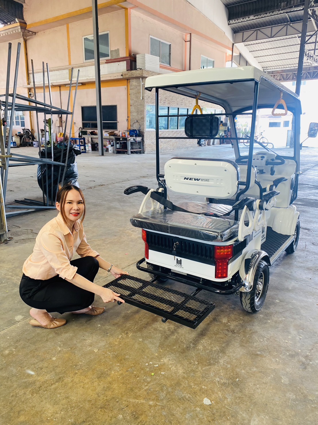 รถไฟฟ้า 4 ล้อ 4-5 ที่นั่ง รุ่น M-01T ยี่ห้อ CLP CAR ขับแฮนด์บิด