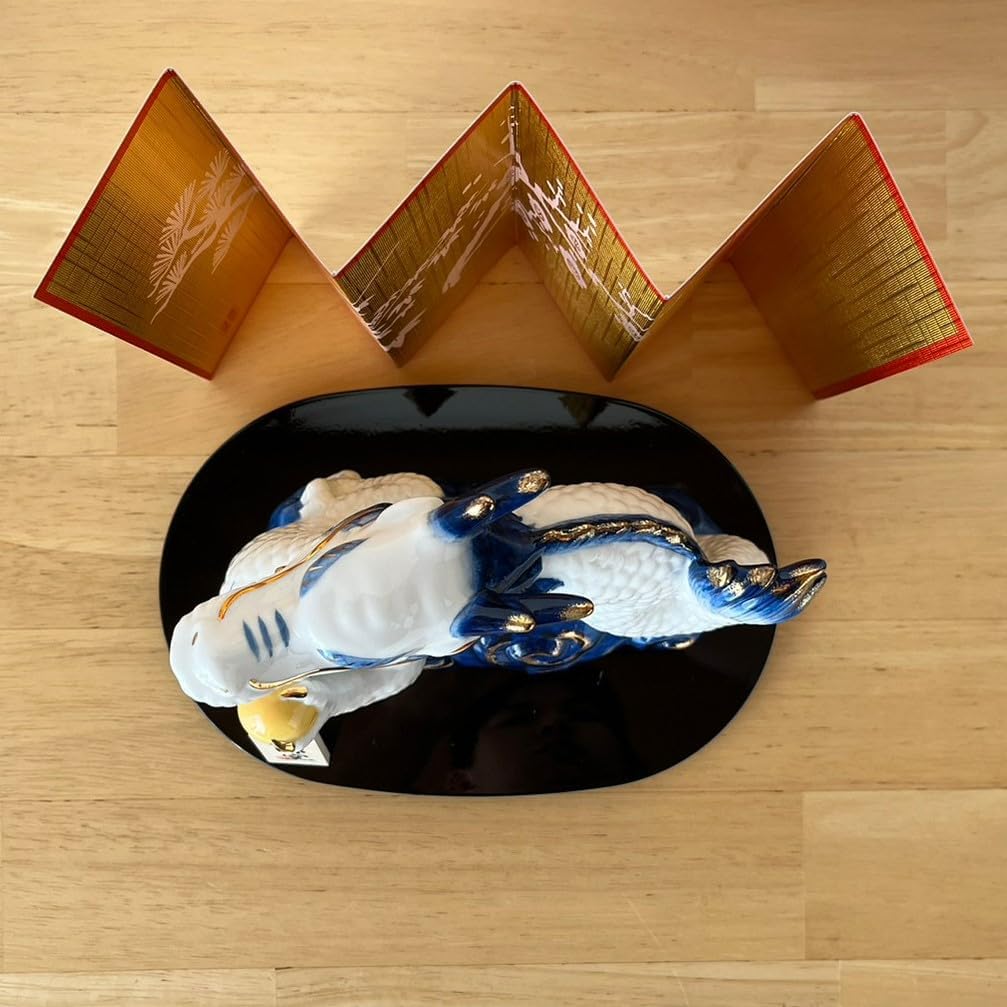 [PRE-ORDER] มังกรขาว ลายสีน้ำเงิน ถือลูกแก้วสีทอง ของมงคลญี่ปุ่น ฮวงจุ้ยโต๊ะทำงาน เสริมโชคลาภ ปีมังกร นำเข้าจากญี่ปุ่น White Dragon