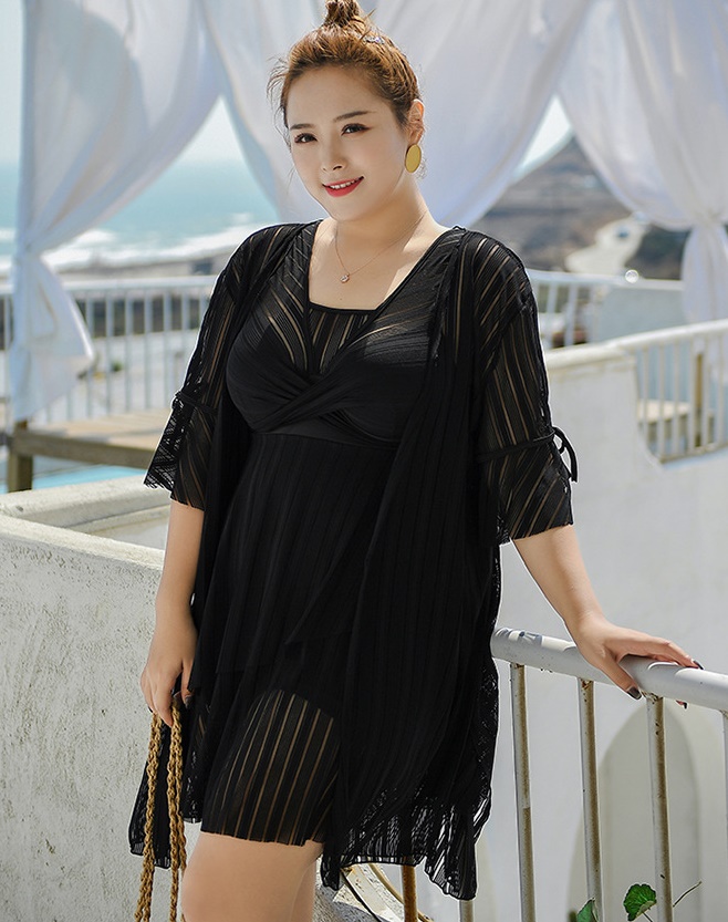 ชุดว่ายน้ำคนอ้วน 6xlพร้อมส่ง :ชุดว่ายน้ำไซส์ใหญ่สีดำแต่งผ้าลายทางมาพร้อมเสื้อคลุม set 2ชิ้นมีชุดติดกางเกงขาสั้นด้านในและเสื้อคลุมแบบสวยน่ารักมากๆจ้า:รอบอก44-54นิ้ว เอว38-50นิ้ว สะโพก42-54นิ้ว เสื้อคลุมรอบอกกว้าง56นิ้ว