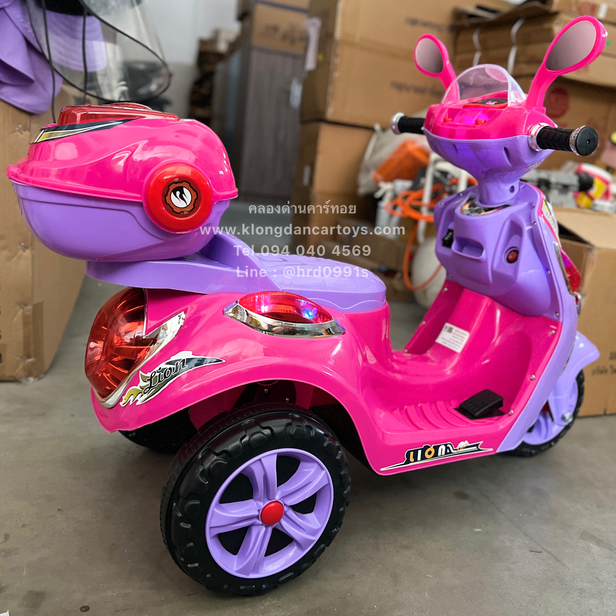 รถฟีโน่เด็กแบตเตอรี่*มีรีโมท* (เล่นusb auxได้, ท้ายมีที่ใส่ของ)