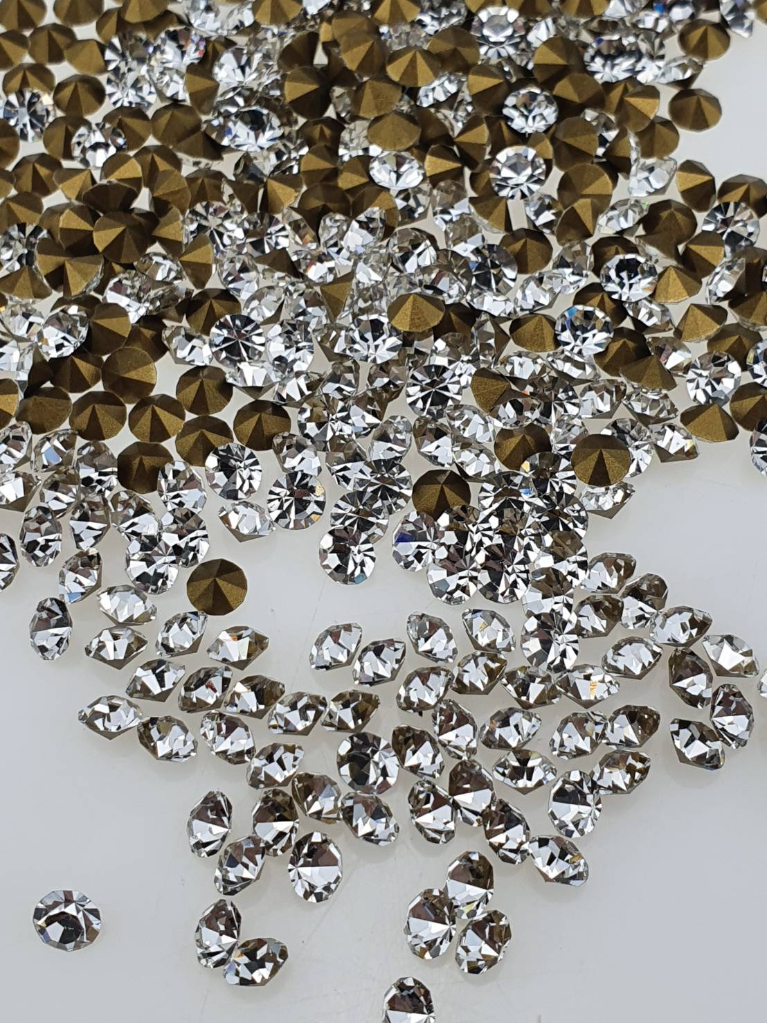 เพชรชวารอฟกี้ คริสตัลแท้ Stellux Austrian Crystal ก้นแหลมเกรดพรีเมี่ยมสำหรับงานเครื่องประดับตกแต่ง