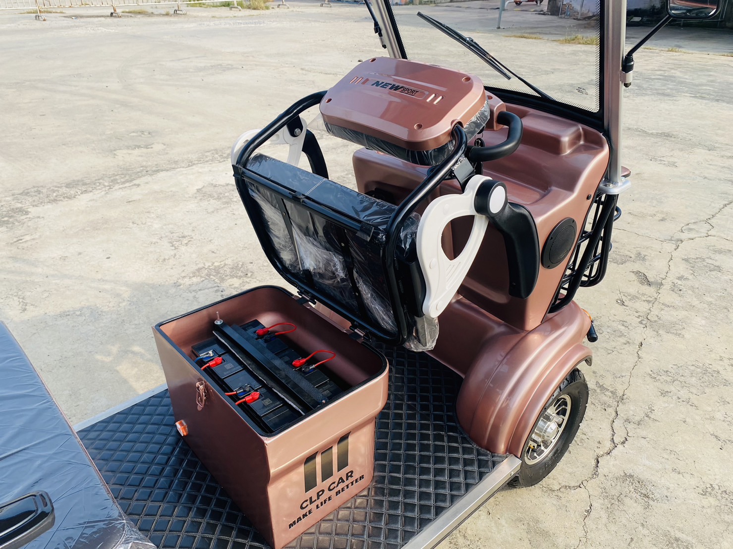 รถไฟฟ้า 4 ล้อ 4-5 ที่นั่ง รุ่น M-01T ยี่ห้อ CLP CAR ขับแฮนด์บิด สีชมพูพิ้งค์โกลว์