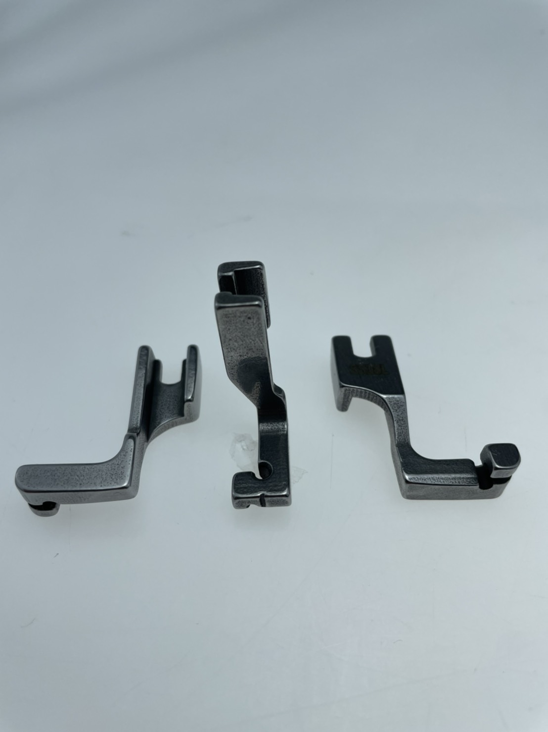 ตีนผี ซิบ S518L ตีนผีติดซิบสำหรับจักรอุตสาหกรรมเข็มเดียวใช้ เย็บง่ายได้งานออกมาสวยตะเข็บสม่ำเสมอ