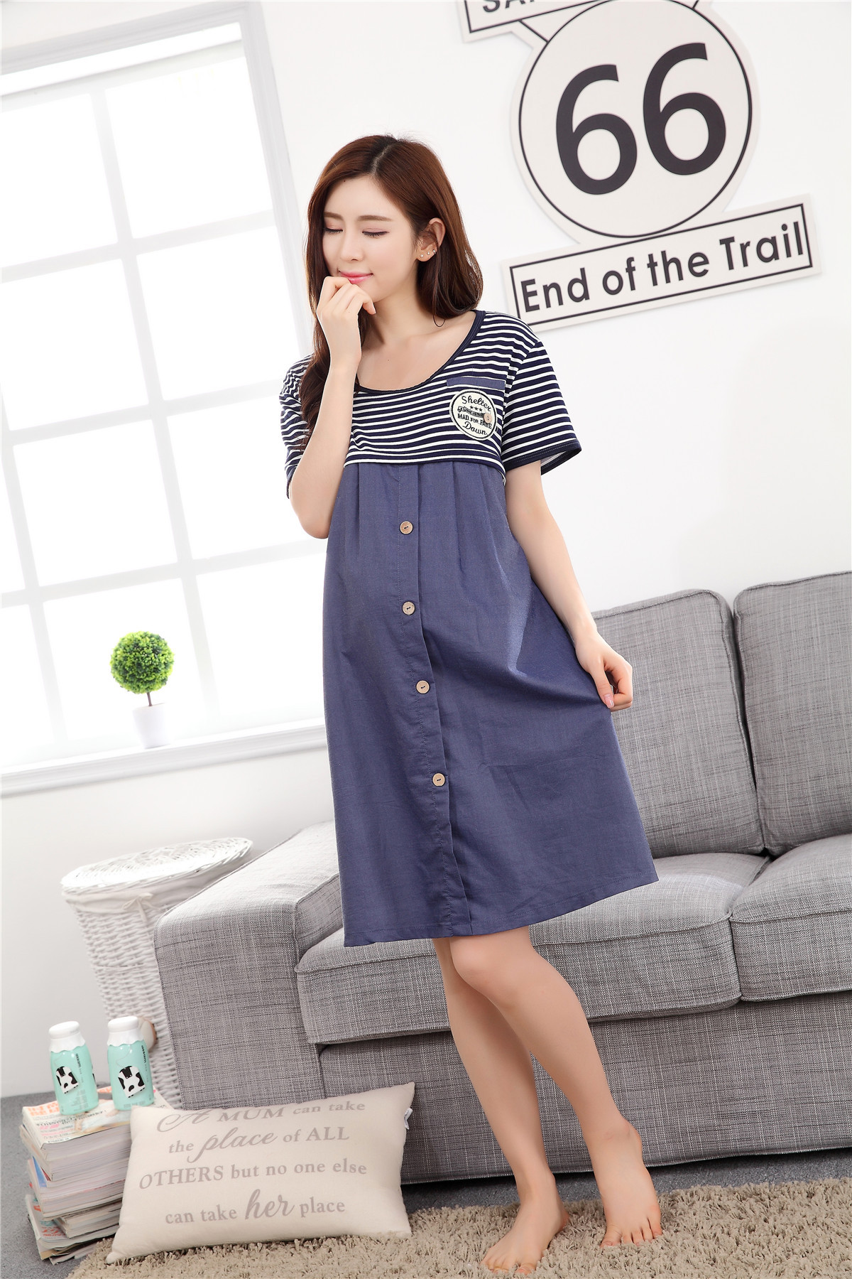 เดรสคลุมท้องเปิดให้นม ผ้ายืดนิ่มช่วงบน และผ้าฝ้ายสียีนส์สวย ประดับกระดุม น่ารักๆ ฟรีไซส์