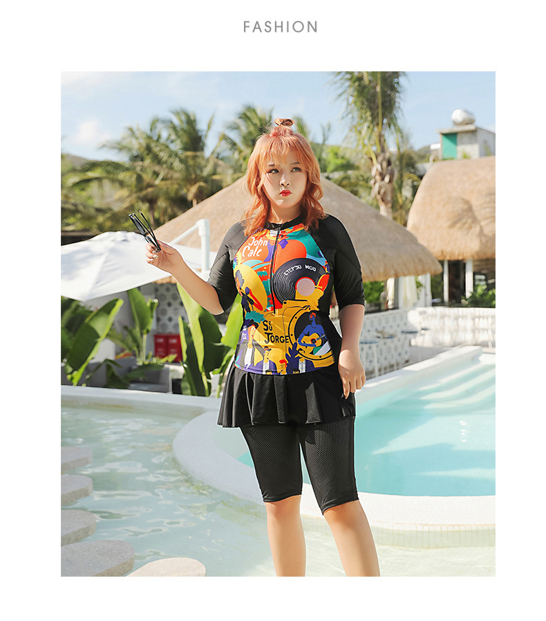 ชุดว่ายน้ำไซส์ใหญ่ แบบสปอร์ตคนอ้วน 6xl พร้อมส่ง:ชุดว่ายน้ำสีดำซิปหน้าแต่งลายกราฟฟิกสีสันสดใส มาพร้อมกางเกงแต่งกระโปรงแบบสวยsexyมากๆจ้า:รอบอก38-46นิ้ว เอว36-46นิ้ว สะโพก40-52นิ้ว