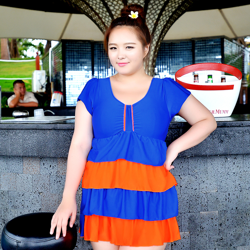 ชุดว่ายน้ำคนอ้วนพร้อมส่ง : ชุดว่ายน้ำแฟชั่นสีน้ำเงินแต่งผ้าเป็นชั้นๆแบบเก๋ มีกางเกงขาสั้นใส่ด้านใน น่ารักมากๆจ้า:มี Size : 5XL,6XL รายละเอียดไซส์คลิกเลยจ้า