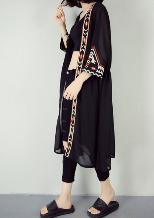 เสื้อคลุมแฟชั่น พร้อมส่ง : เสื้อคลุมสีดำแต่งขอบลายโบฮีเมียน แบบเก๋มากจ้า