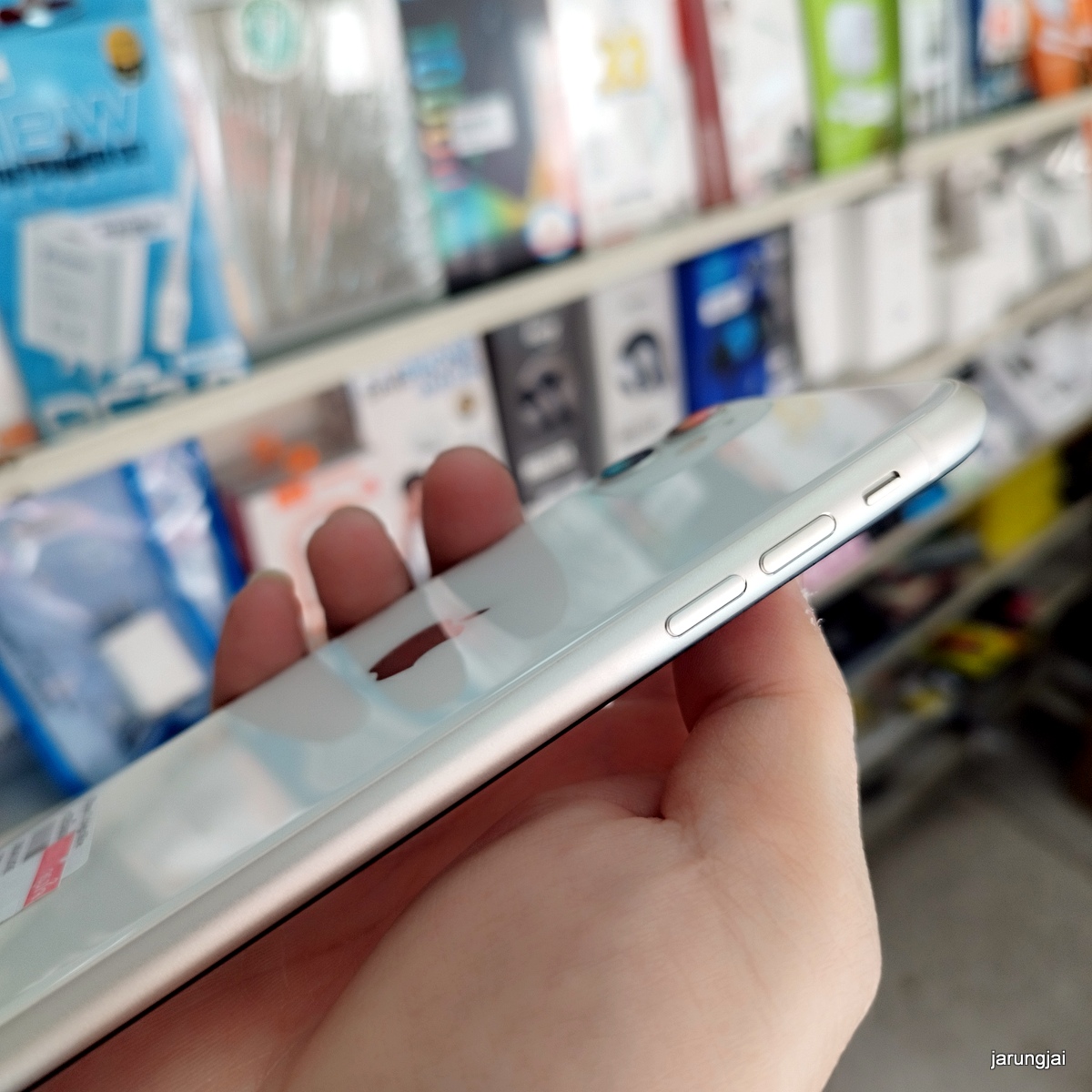 iphone 11 64gb silver th มือสอง ไอโฟนศรีสะเกษ