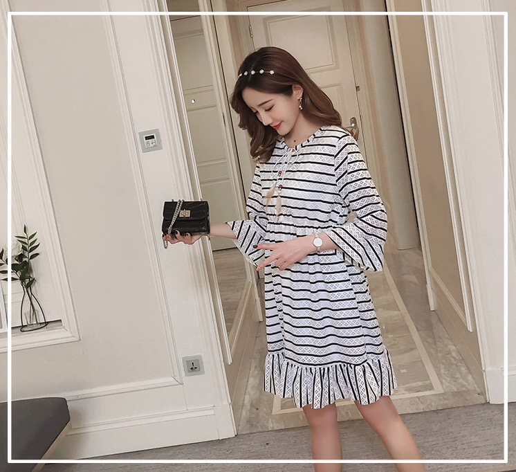 ชุดคลุมท้อง ชุดลุกไม้ฉลุรู แขนระบาย กระดุมเปิดให้นมได้ อกสม๊อค มีเชือกผูก มีซับใน M,L,XL,XXL