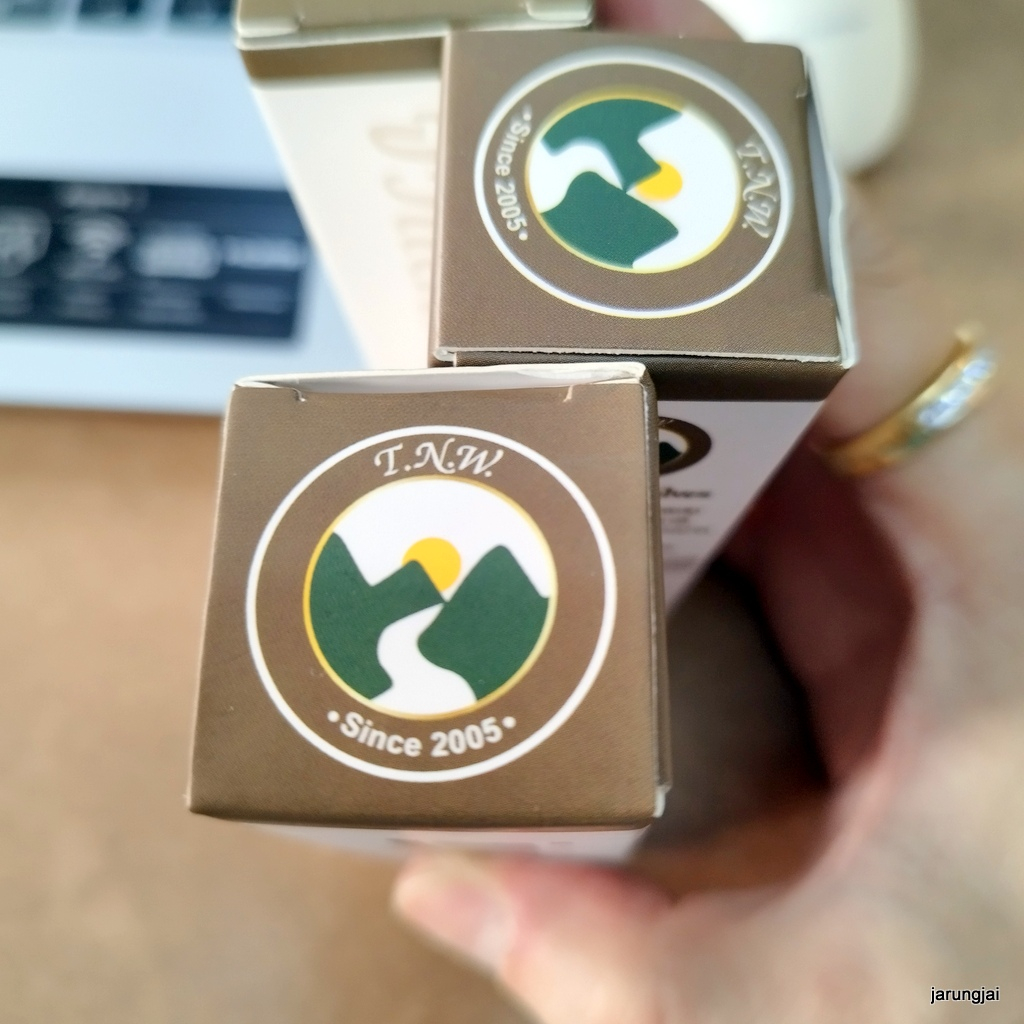 ยาสีฟันสมุนไพร T.N.W ขนาด 25 กรัม ยาสีฟันจิ๋วแต่แจ๋ว ยาสีฟันดูแลสุขภาพเหงือกและฟัน ยาสีฟัน TNW