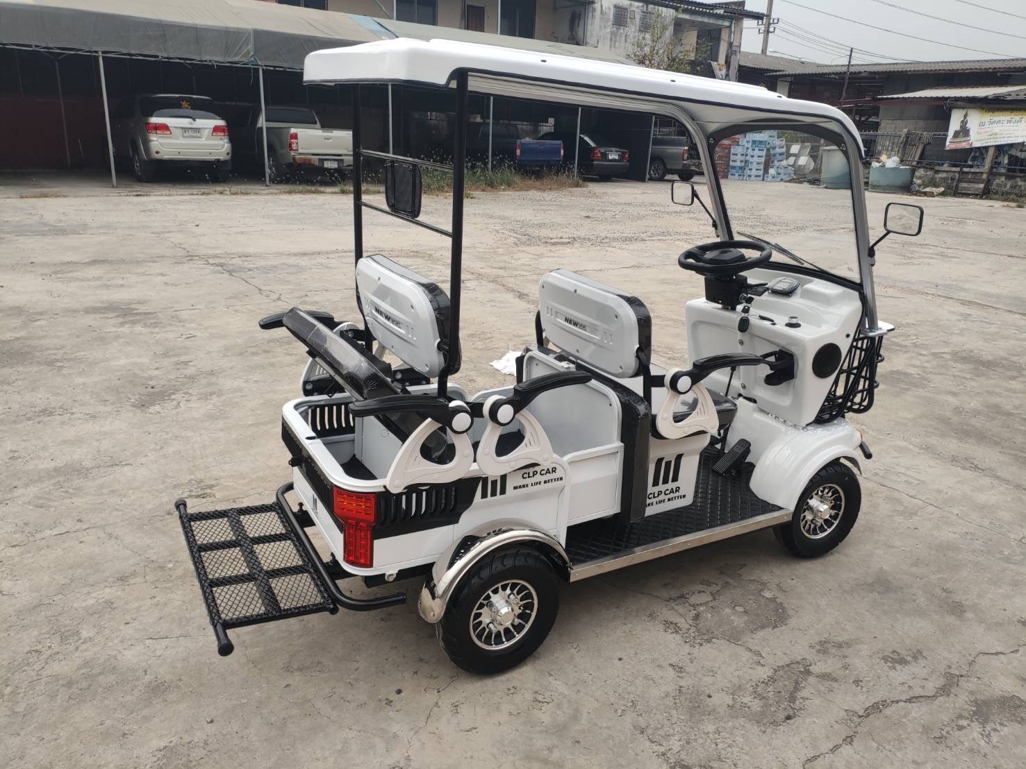 รถกอล์ฟไฟฟ้า 4 ล้อ 6 ที่นั่ง รุ่น M-04T ขับแบบพวงมาลัย