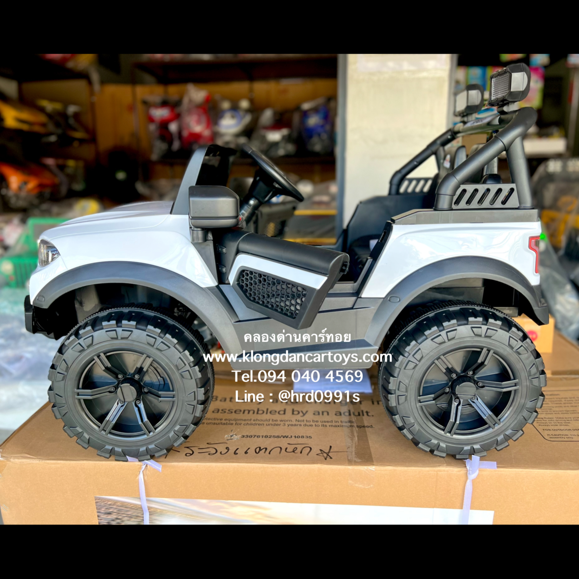 รถเด็กแบตเตอรี่จิ๊ปโตโยต้าสปอต4x4 💥ใช้มือถือบังคับได้💥(ต่อบูลทูธเพลงได้โยกแบบสไลด์, 5มอเตอร์ แบต12v4.5a, เล่นusb aux, ออกตัวสมูท, รีโมทบูลทูธ, มีโช้ค, มีประตูเปิดได้)