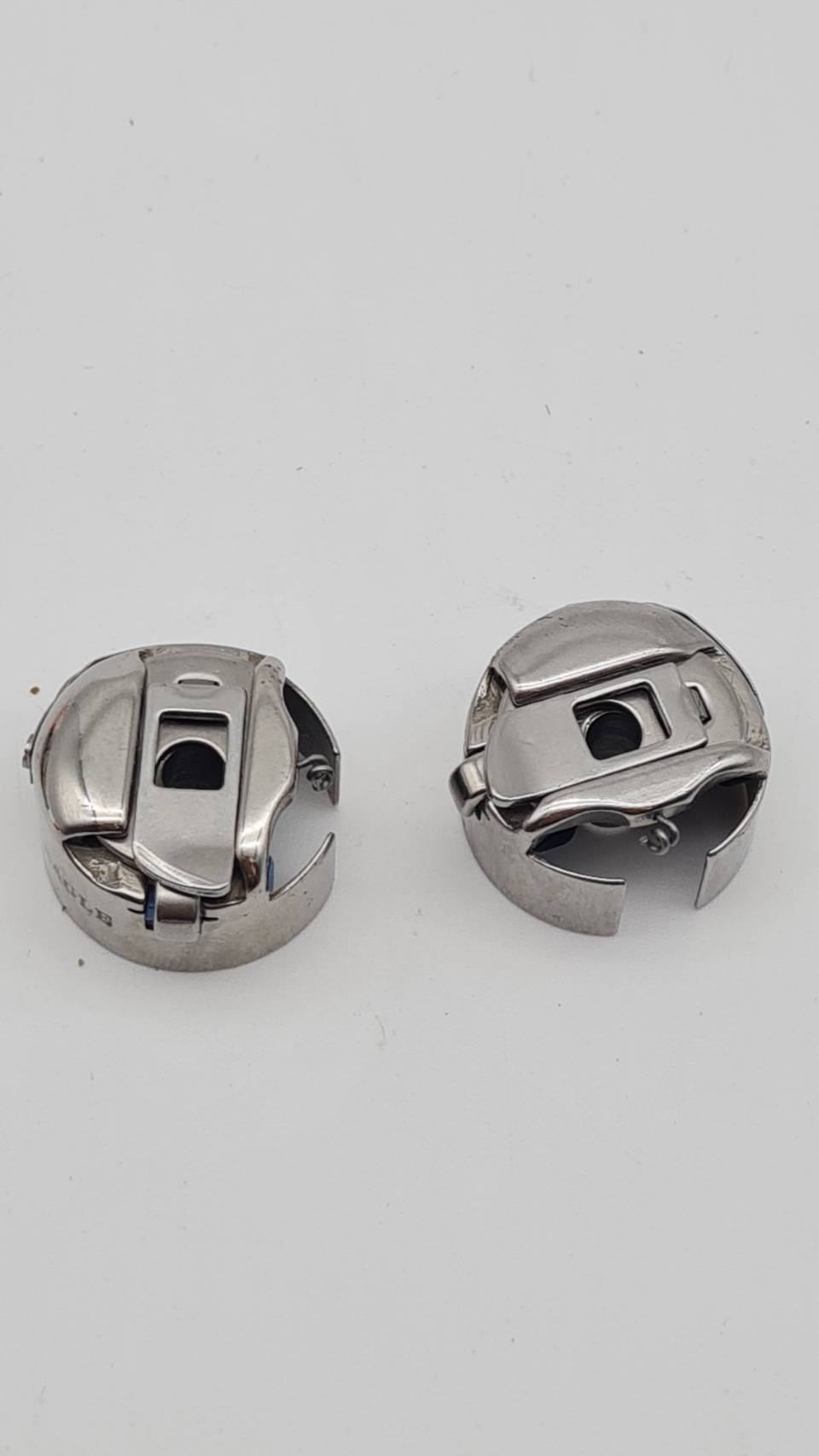 กะโหลกจักรสำหรับจักรปักคอมพิวเตอร์ Bobbin case ใช้งานได้อย่างดีเยี่ยม ลดอาการด้ายกระโดน กะโหลกจักรขนาดมาตรฐาน