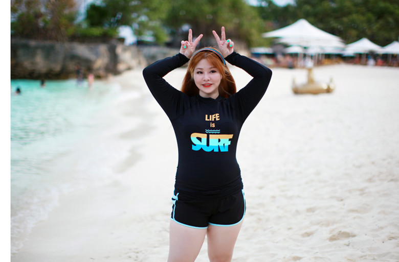 ชุดว่ายน้ำคนอ้วน แบบสปอร์ตพร้อมส่ง :ชุดว่ายน้ำไซส์ใหญ่สีดำแขนยาวแต่งลายอักษรขอบฟ้า set 4 ชิ้น มีเสื้อแขนยาว บรา บิกินี่ กางเกงขาสั้น แบบสวยน่ารักมากๆจ้า:รายละเอียดไซส์คลิกเลยจ้า