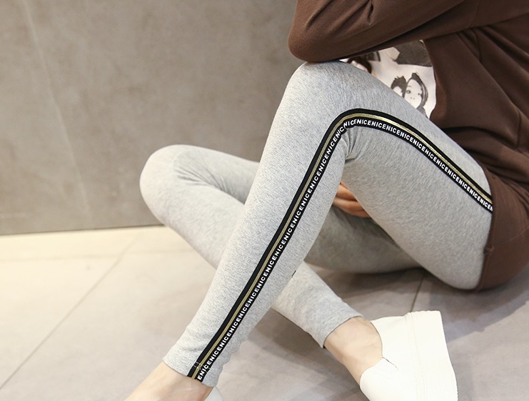 เลคกิ้งคนท้องขายาว ผ้านิ่ม มีแถบด้านข้างสวย ใส่สบาย มีสายปรับขนาดครรภ์ มี3 สี M,L,XL