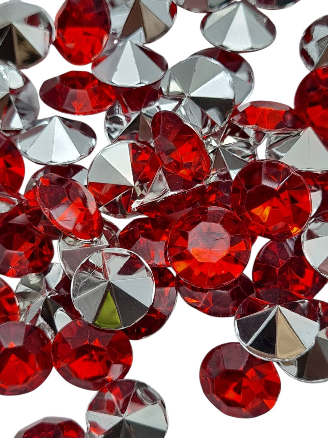 พลอยแดง อะคริลิคก้นแหลม สำหรับประดับองค์พระแก้วโรงหล่อพระ หรือ วัด ติดตั้งกับงานเครื่องประดับ ต่างๆ