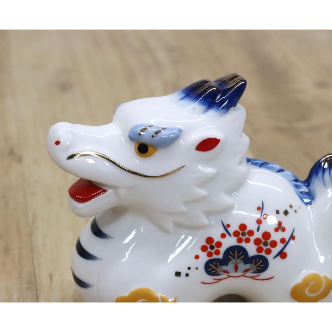 [PRE-ORDER] มังกรขาว ลายขอบน้ำเงิน ของตกแต่ง วันตรุษจีน ของมงคลญี่ปุ่น เสริมดวง ฮวงจุ้ยโต๊ะทำงาน เสริมโชคลาภ ปีมังกร นำเข้าจากญี่ปุ่น Dragon Zodiac 2024