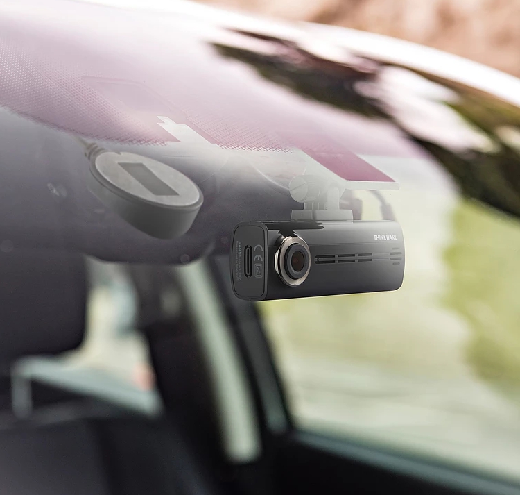 THINKWARE F200 กล้องติดรถยนต์หน้าหลัง WIFI.