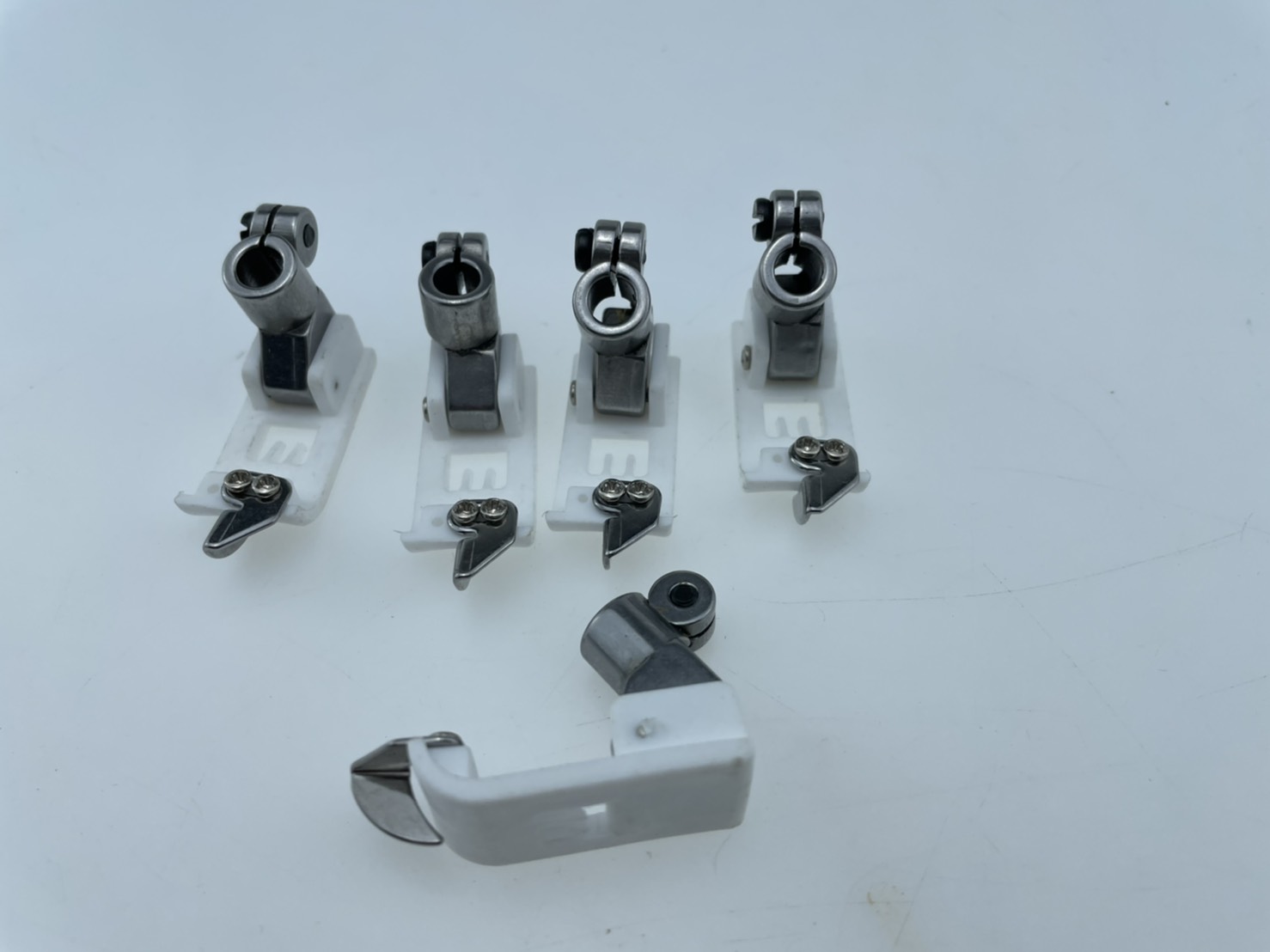 ตีนผีจักรลาทับ มีหัวเรือ แบบพลาสติก จักรลาอุตสาหกรรม ของแท้อย่างดี