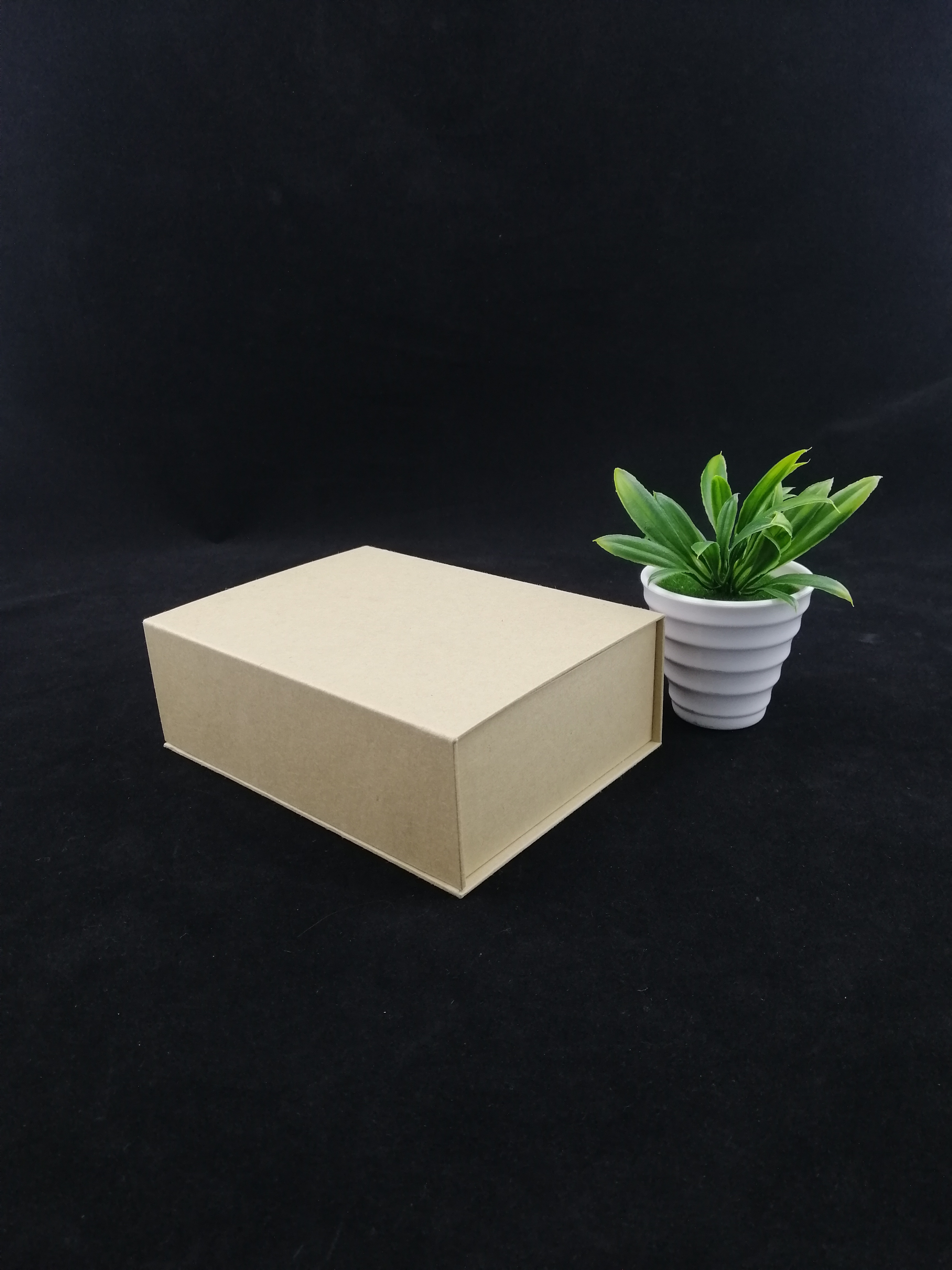RD120 กล่องจั่วปัง ทรงฝาเปิดแม่เหล็ก ขนาด 11 x 15 x 5.5 ซม.