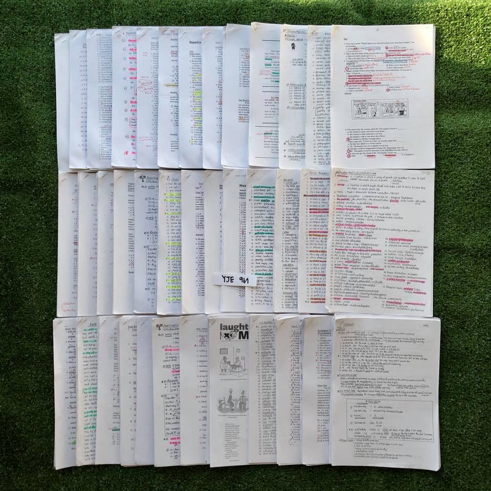 YJE961 [พี่ถ้วย บ้านคำนวณ] ชีทภาษาอังกฤษม.3 เป็นชีทเสริมของคอร์ส1-5+Grammar คอร์ส2 มีทั้ง Grammar Reading Conversation Cloze Test สรุปเนื้อหาของแต่ละครั้ง สำนวน คำศัพท์และ ข้อสอบของแต่ละเรื่อง ขายเหมา 2300฿