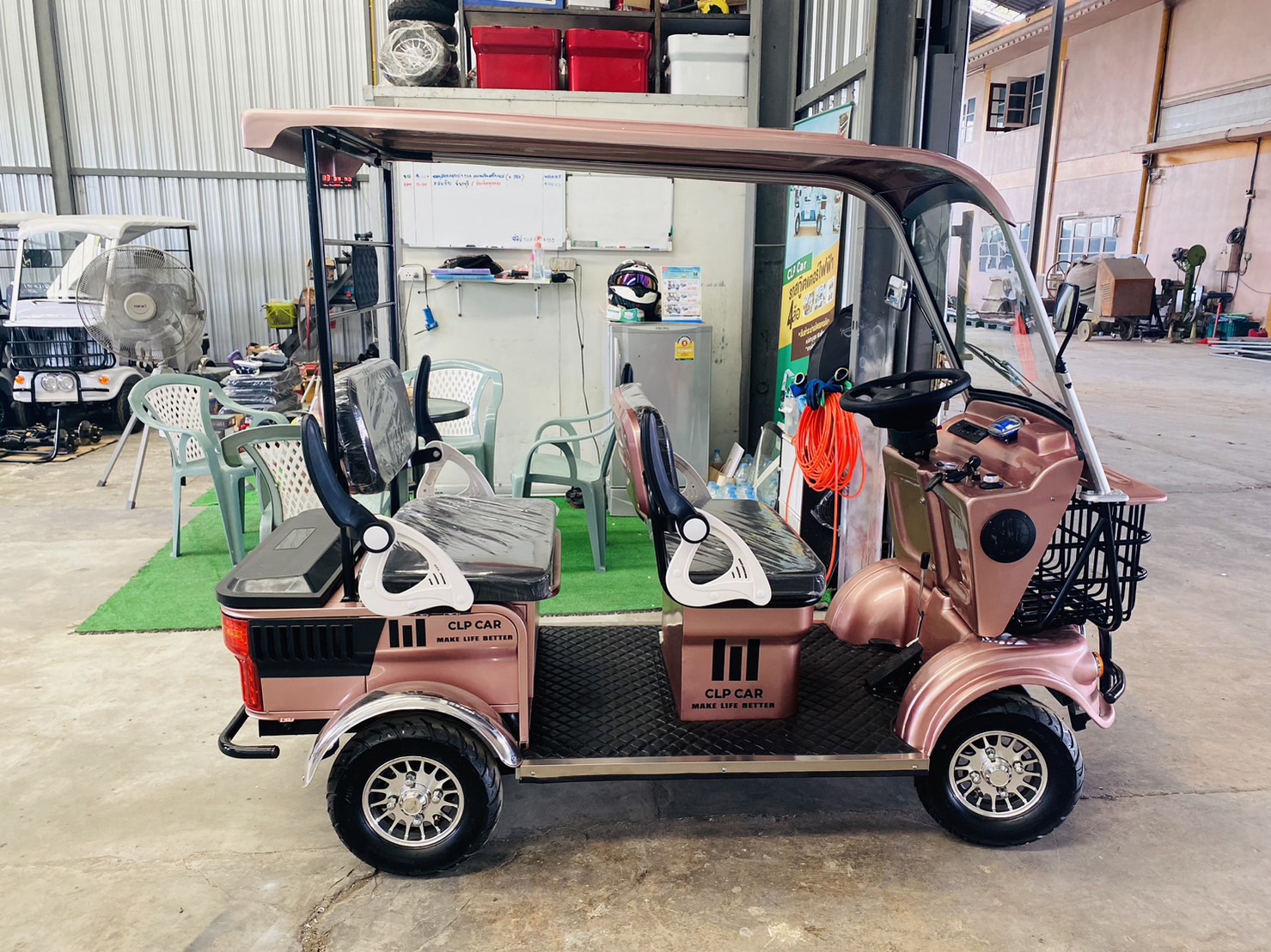 รถกอล์ฟไฟฟ้า 4 ล้อ 4 ที่นั่ง รุ่น M-04 ขับแบบพวงมาลัย