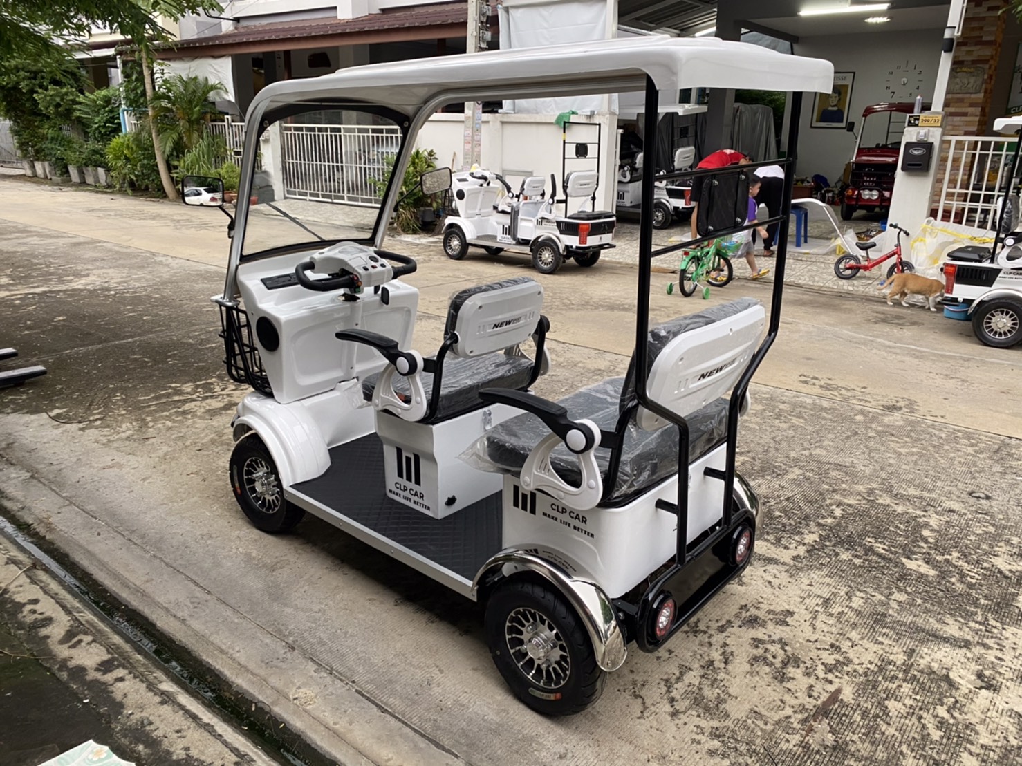 รถไฟฟ้า 4 ล้อ 3 ที่นั่ง รุ่น M-03 ยี่ห้อ CLP CAR ขับแฮนด์บิด ขาว