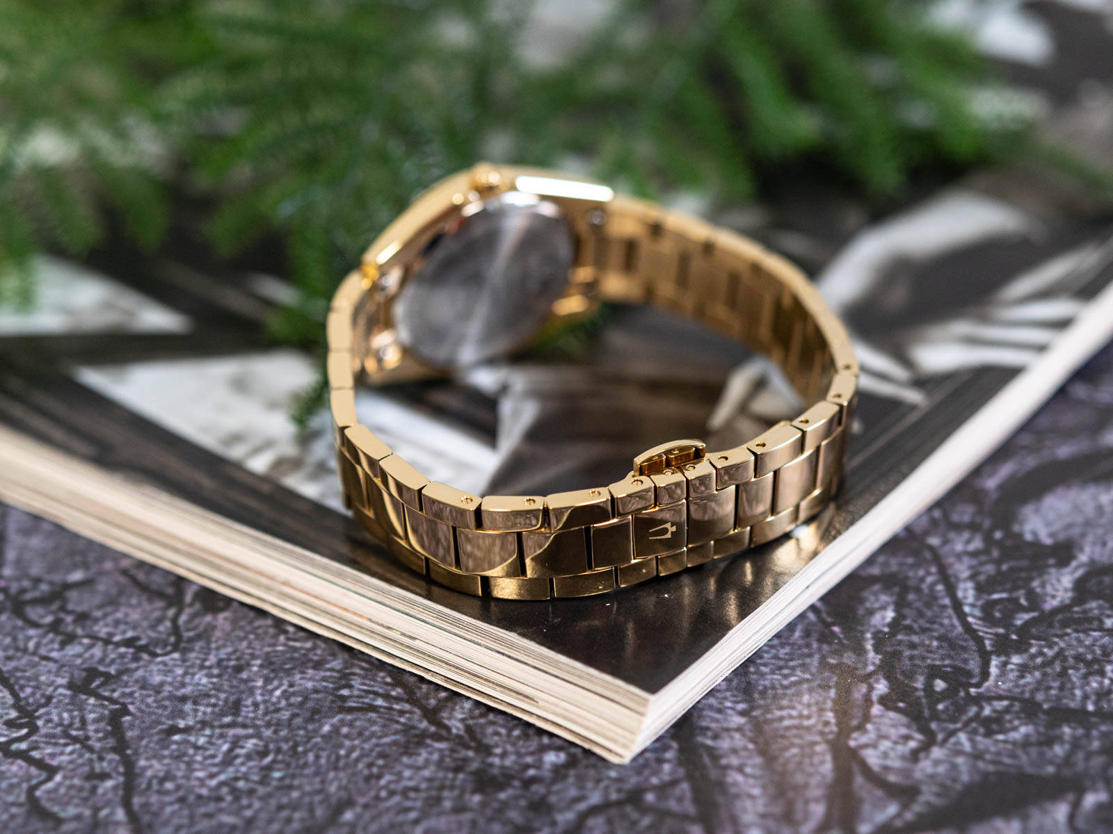 Bulova 97P172 นาฬิกาผู้หญิง Surveyor Quartz Women's Watch