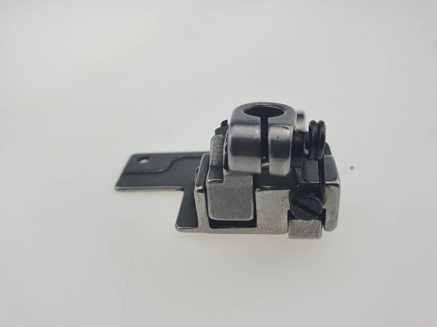 ชุดตีนผีจักรลา แป้นฟัน สำหรับจักรลาอุตสาหกรรม ระยะเข็ม 6.4 มิลลิเมตร