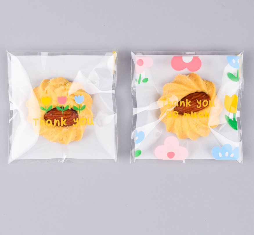 ถุงคุ๊กกี้ ฝากาว ขนาด 7x7 ซม.(ลายพิเศษสุด) จำนวน 95-100 ชิ้นต่อแพ็ค