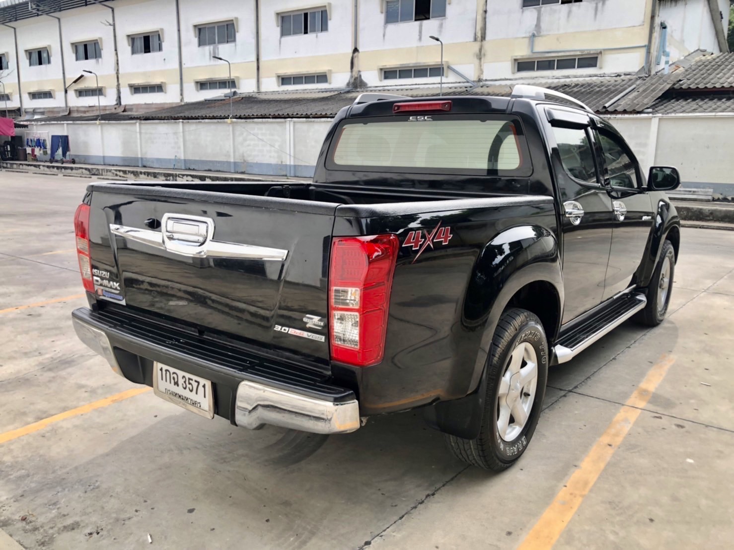 Isuzu Dmax Vcross 3.0Z Pretige Vgs Turbo Cab4 MT 2012