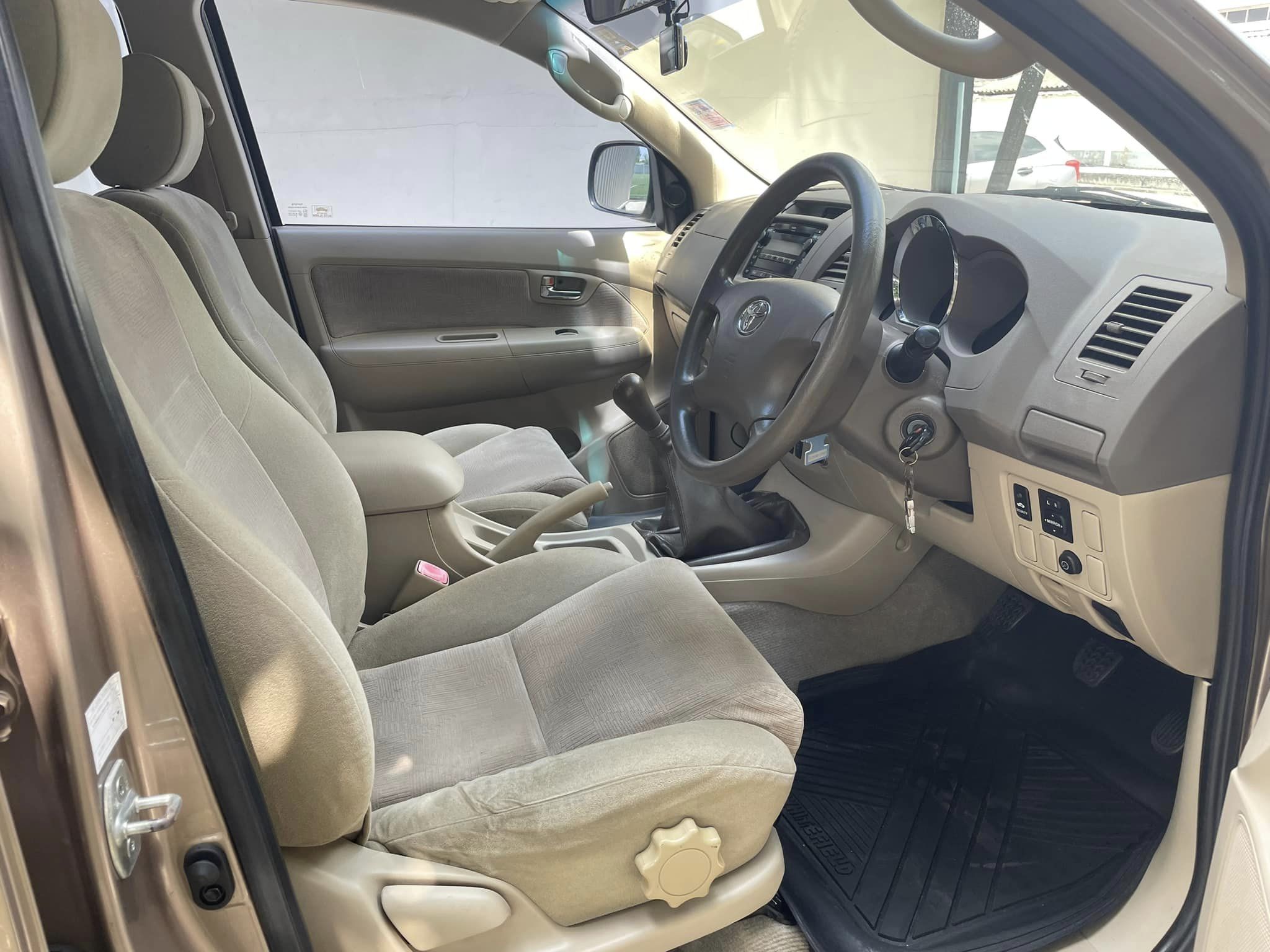 Toyota Fortuner 3.0G 4WD MT 2008