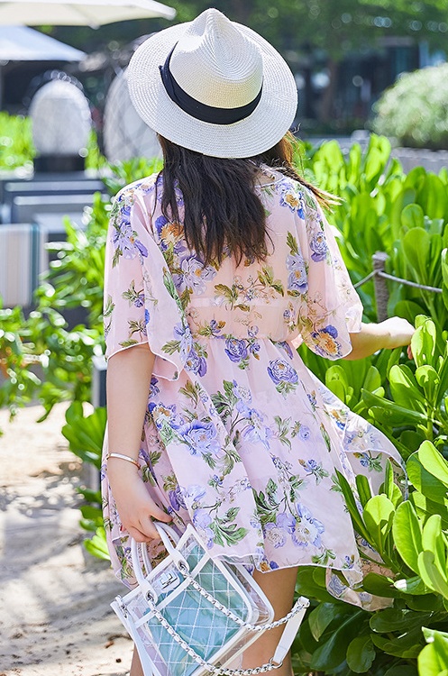 ชุดว่ายน้ำคนอ้วน5xl พร้อมส่ง: ชุดว่ายน้ำไซส์ใหญ่สีชมพูผูกคอแต่งลายดอกไม้ set 3ชิ้นมีบรา กระโปรงติดกางเกงและเสื้อคลุม แบบสวยน่ารักมากๆจ้า:บรารอบอก36-44นิ้ว เอว30-40นิ้ว สะโพก38-48นิ้ว เสื้อคลุมรอบอก32-48นิ้ว